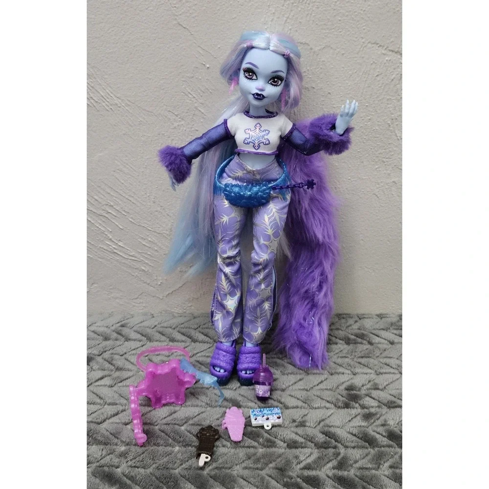Monster High Abbey Bominable Doll With‎ Accessories Blue Complexion Purple Eyes